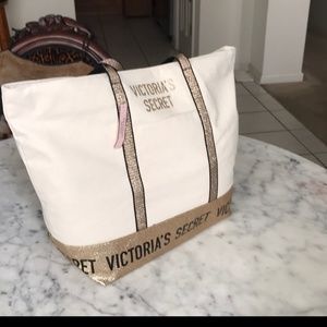 NWT VICTORIA'S SECRET TOTE